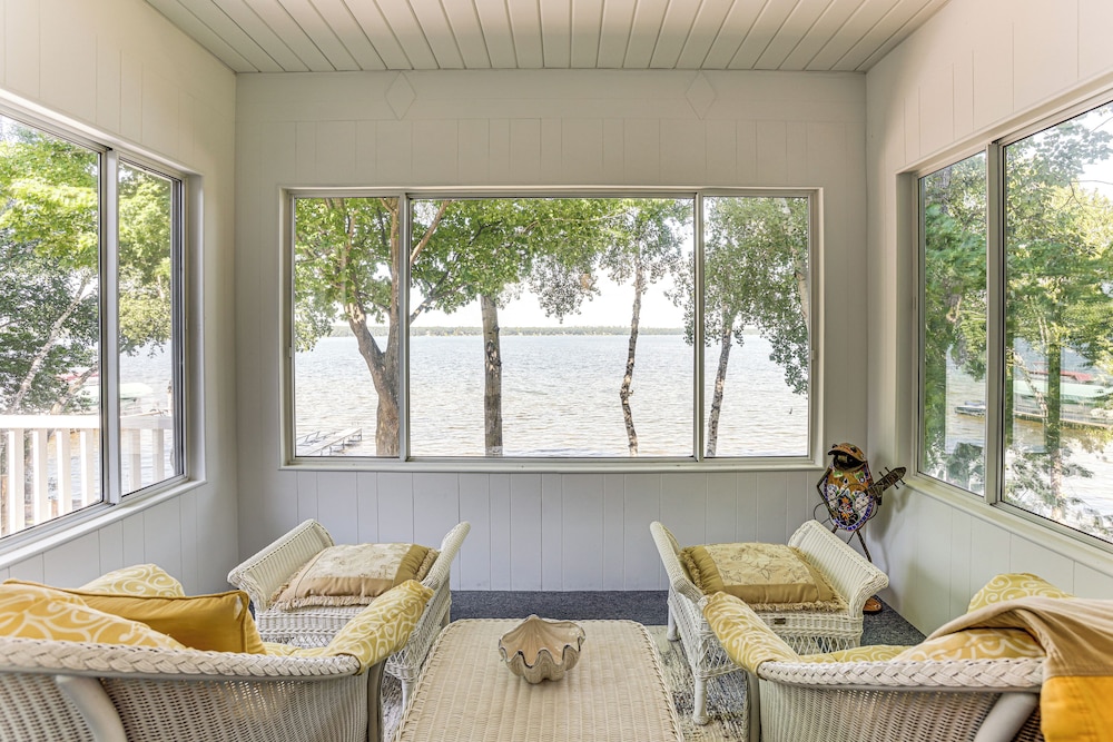 Waterfront Home on Duck Lake: 8 Mi to State Park!