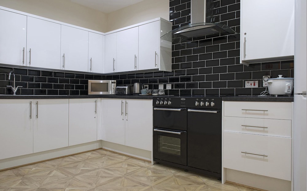 Cargo Cafe Apartments