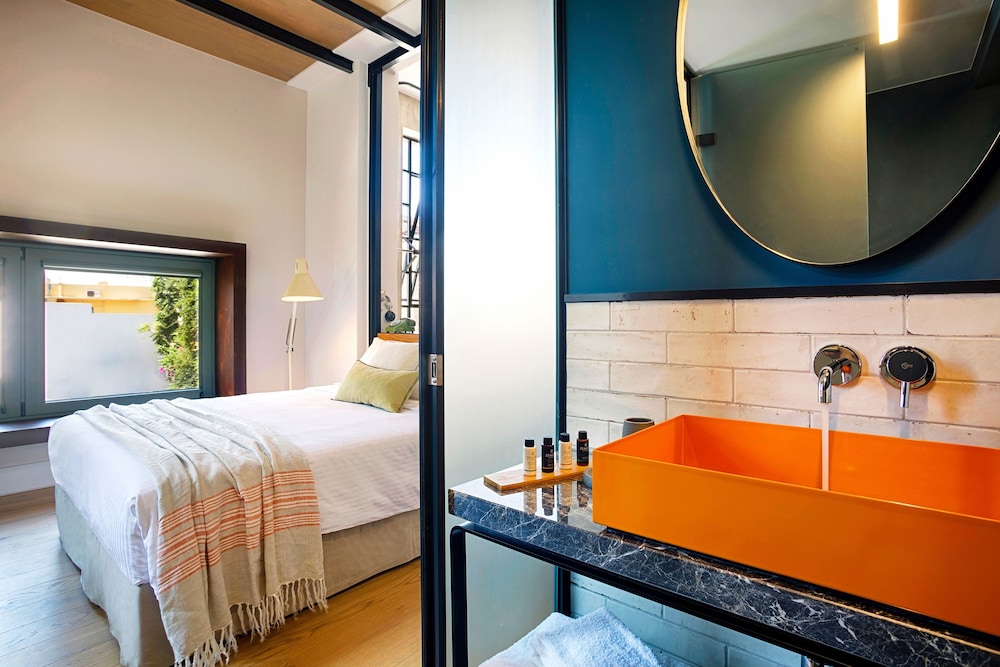 The Foundry Suites