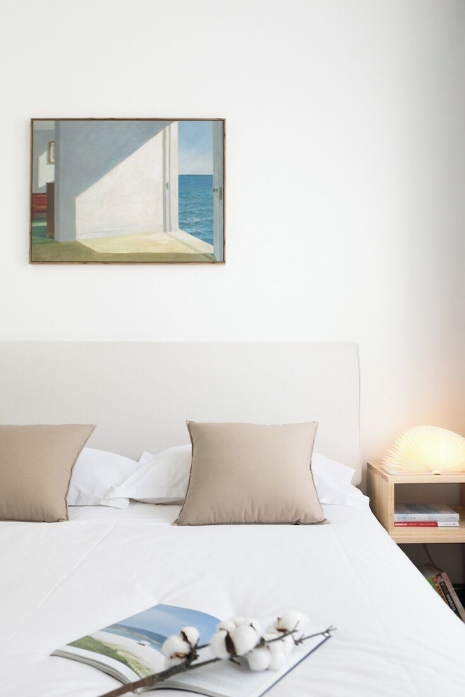 Book and Bed-People's Square