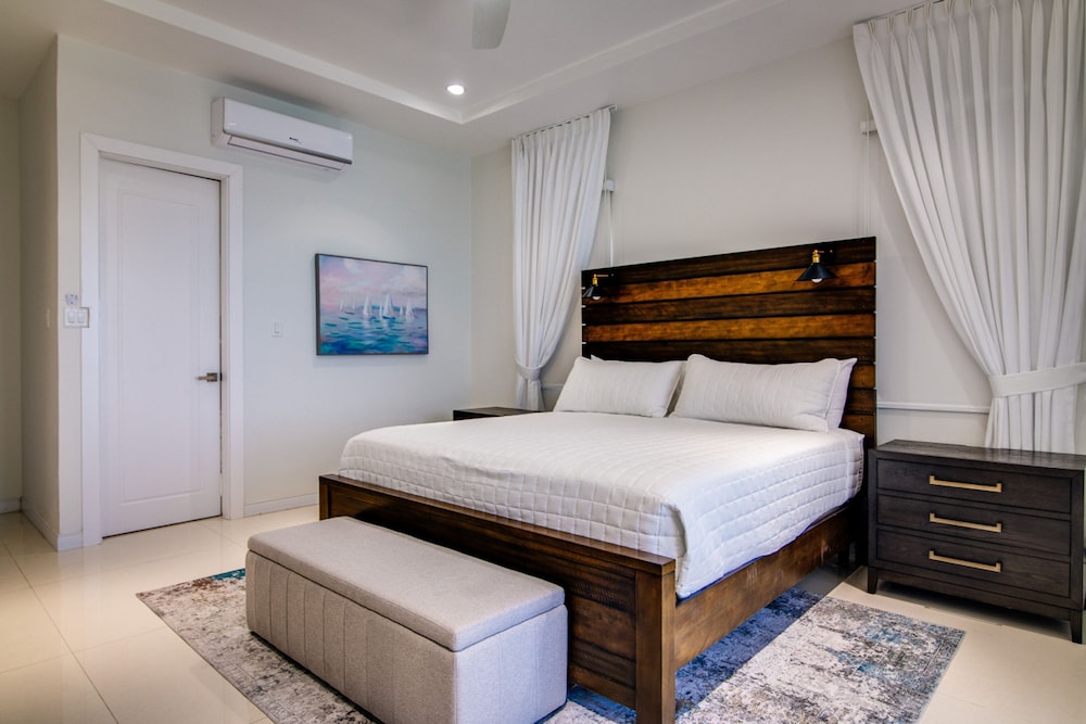 Luxury Oceanfront Villa Fully Staffed Pool Jacuzzi Movie Theatre