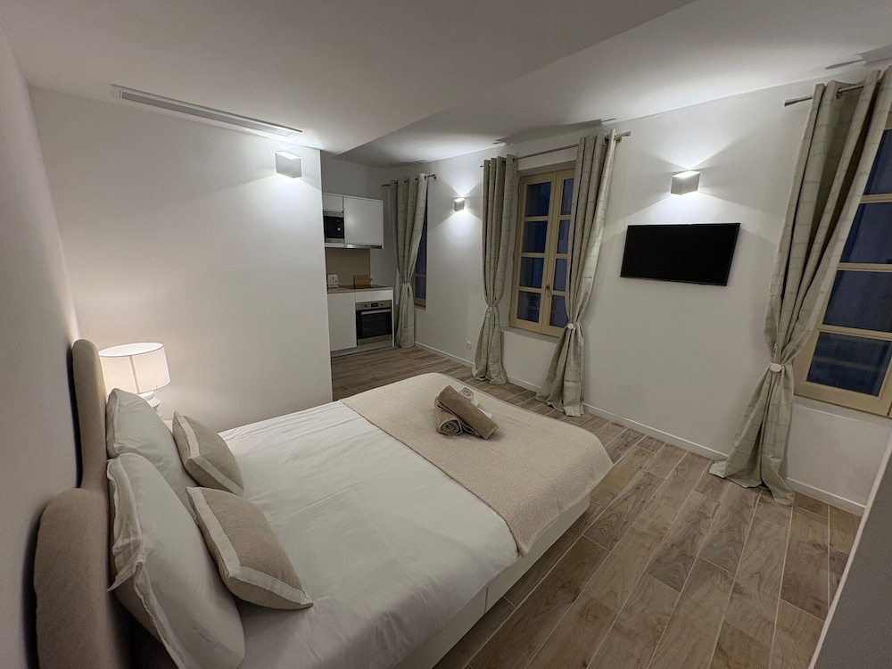 Charming Studio - AC- 2p-saint-tropez
