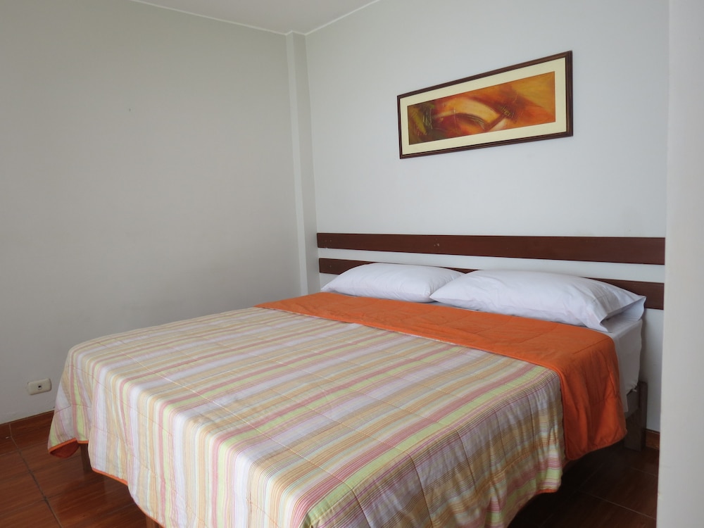 Miraflores Inn