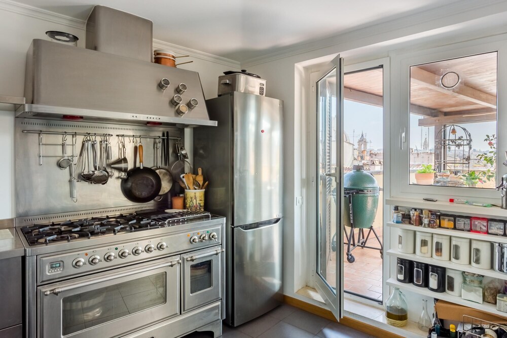 Treasurerome Navona Terrace Suite