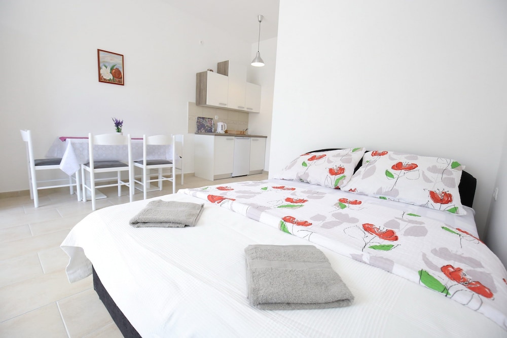 Apartments Kapetan