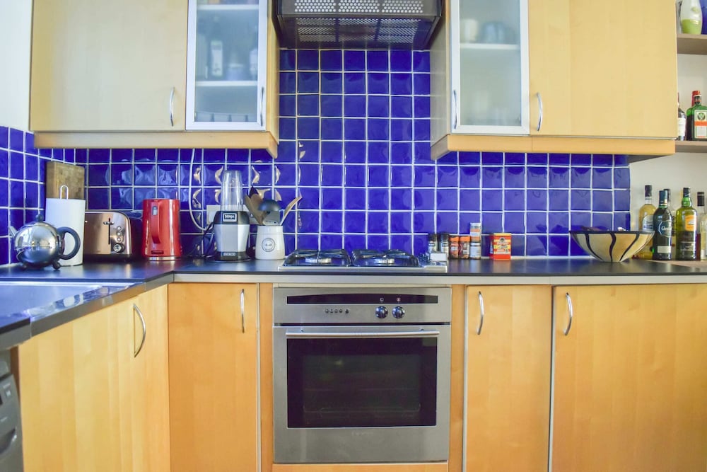 Large 2 Bedroom Apartment in Central London