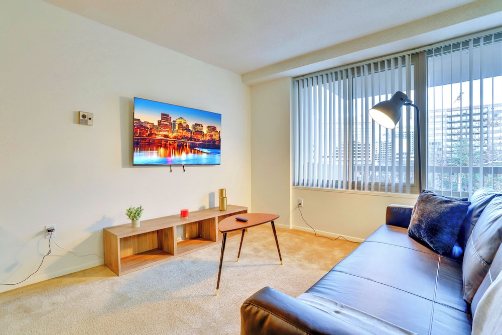 Prime Crystal City Apartments
