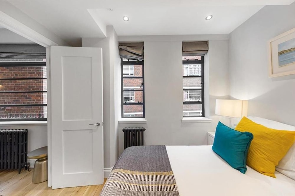 Modern London Nell Gwynn House Apartment