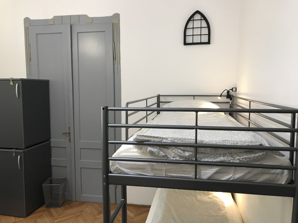 Passpartout Hostel