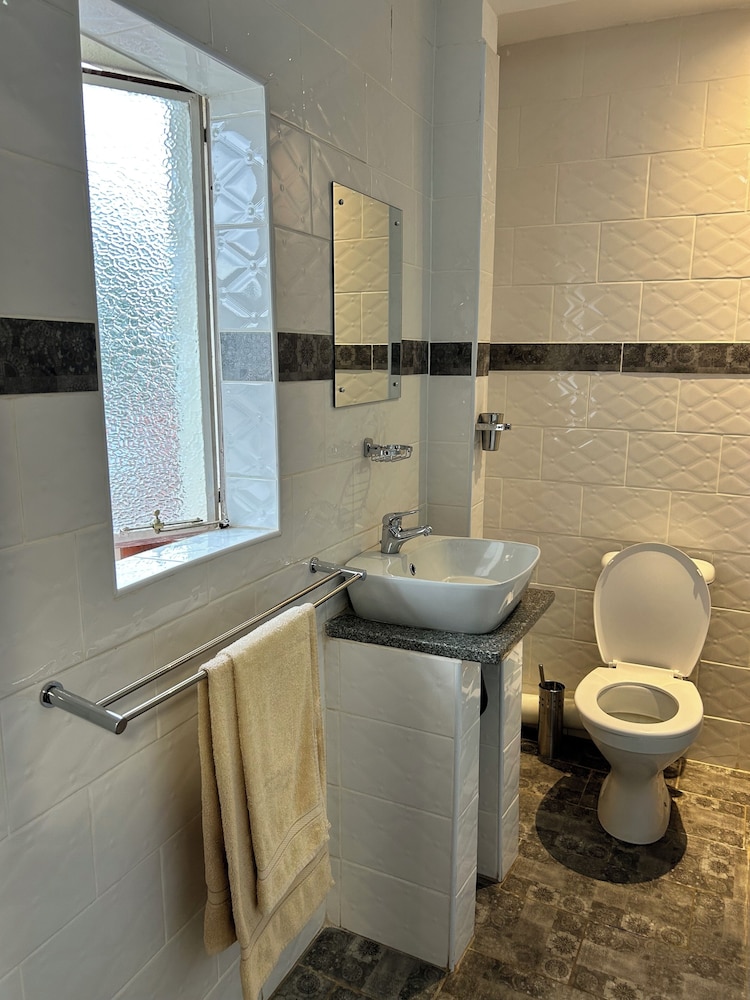 Gunhill Avenue Guesthouse
