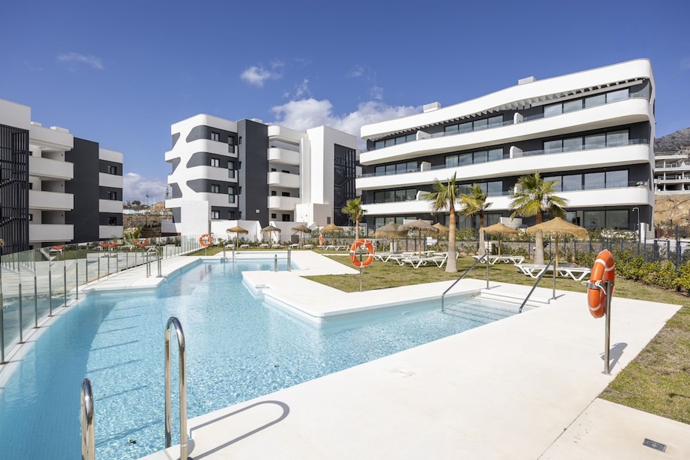 Stylish Luxury Suite With Terrace in Higueron