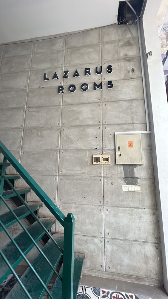 Lazarusrooms view 4