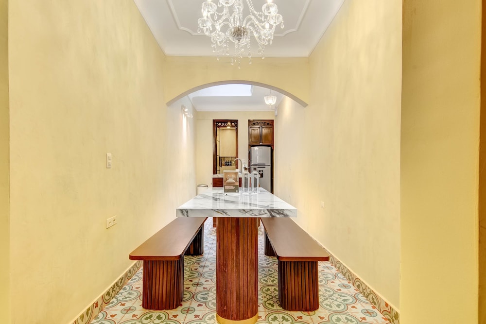 Chic 4BR Getaway in Vibrant La Candelaria