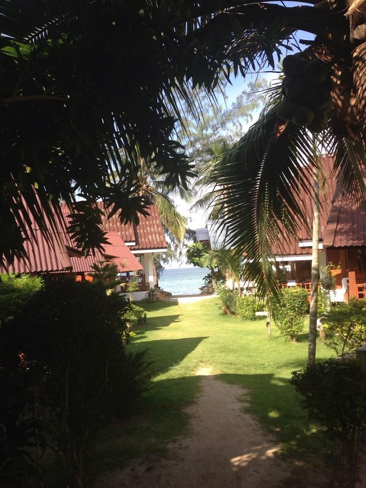 Hut Sun Bungalow