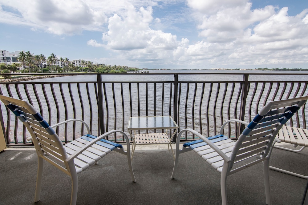 Palm Beach Waterfront Suites