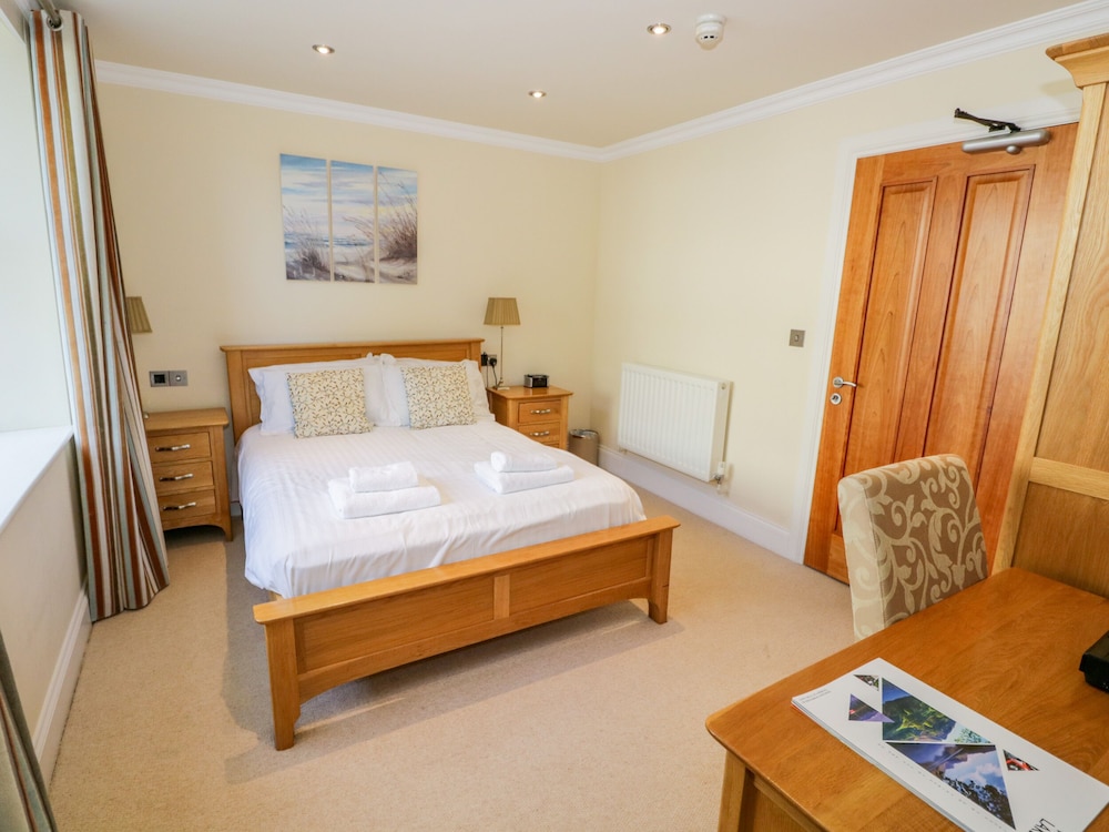 Eden Lodge