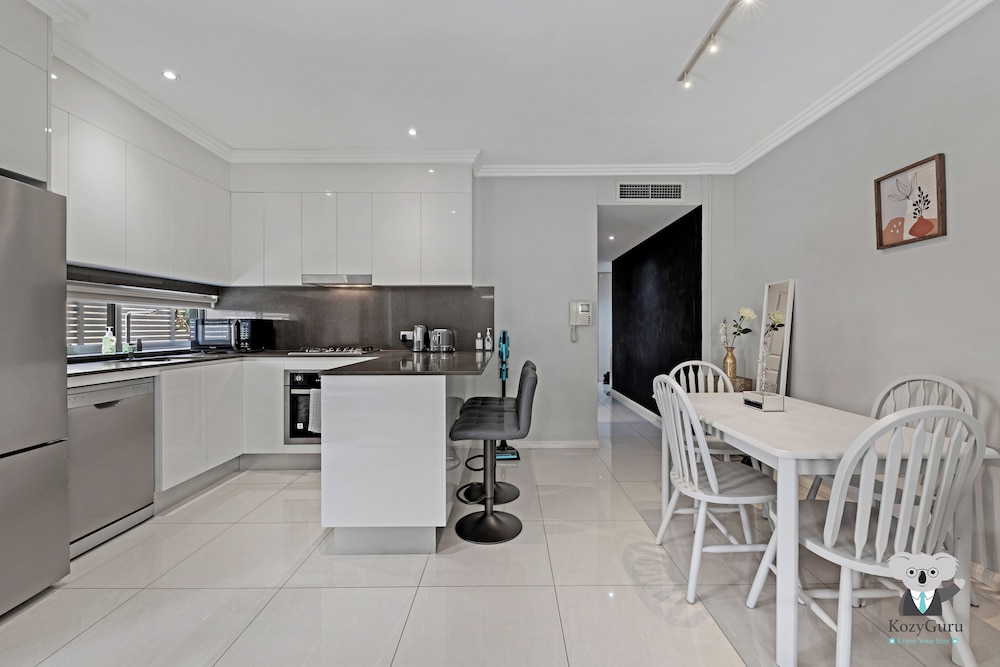 Kozyguru | Ryde | Cosy 2Bed Apt With Private Yard