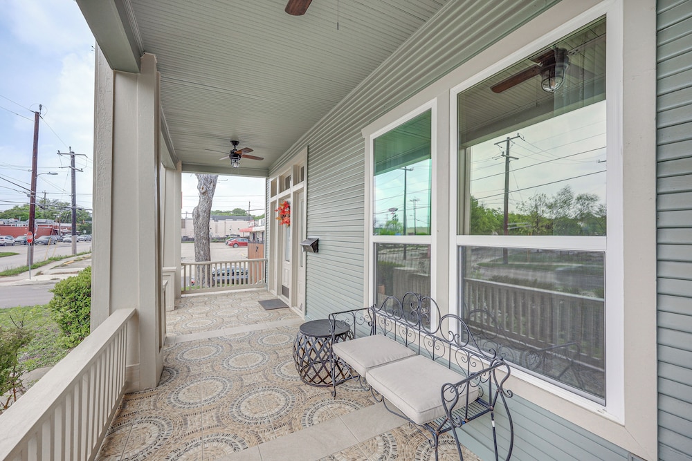 Near Zoo & Riverwalk: Spacious Home w/ Heated Pool