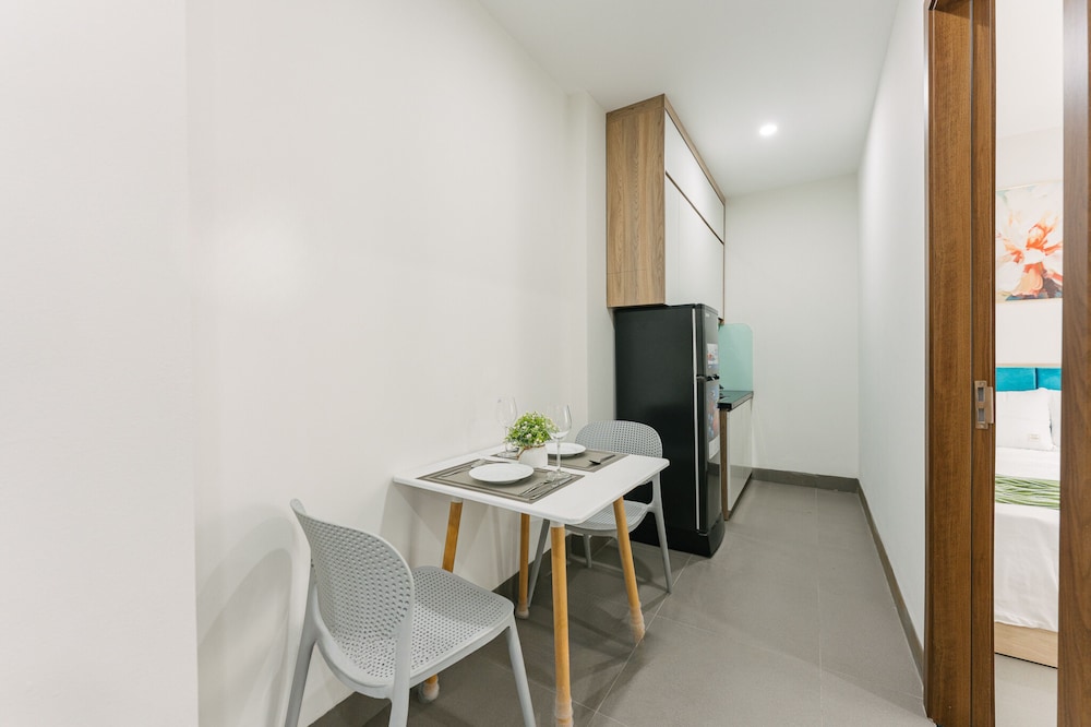 Cindy's Westlake Apartment