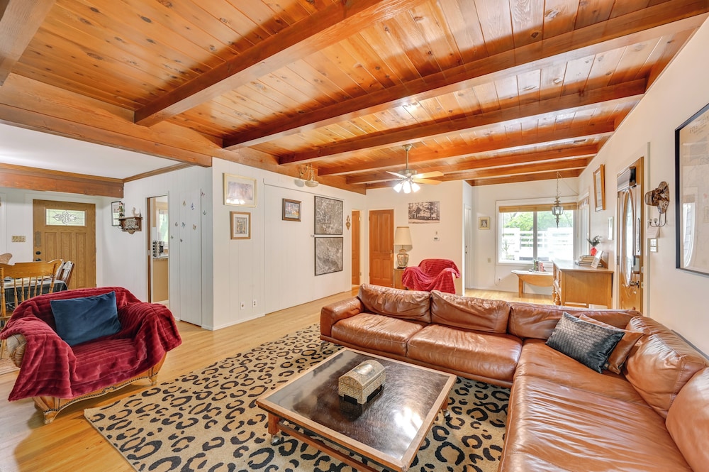 Home 3 Mi to Main St Julian: Great for Groups!