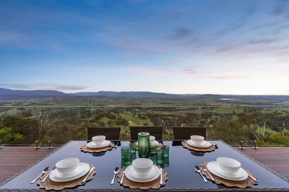 Skyline Views Yarra Valley s Elevated Escape