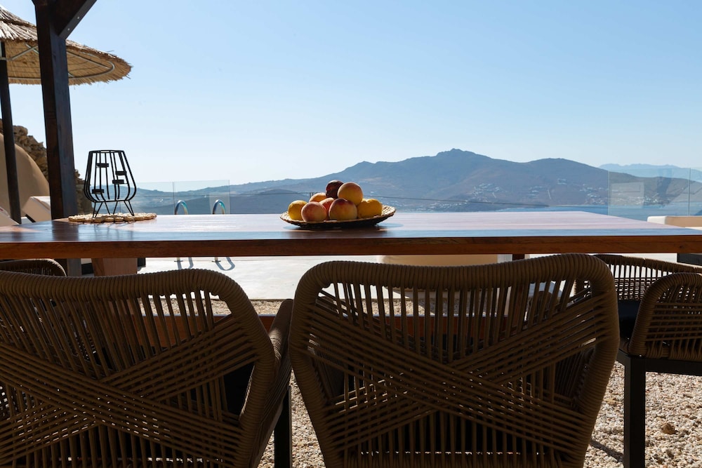 Apellon Mykonos Luxury Seaview Retreat