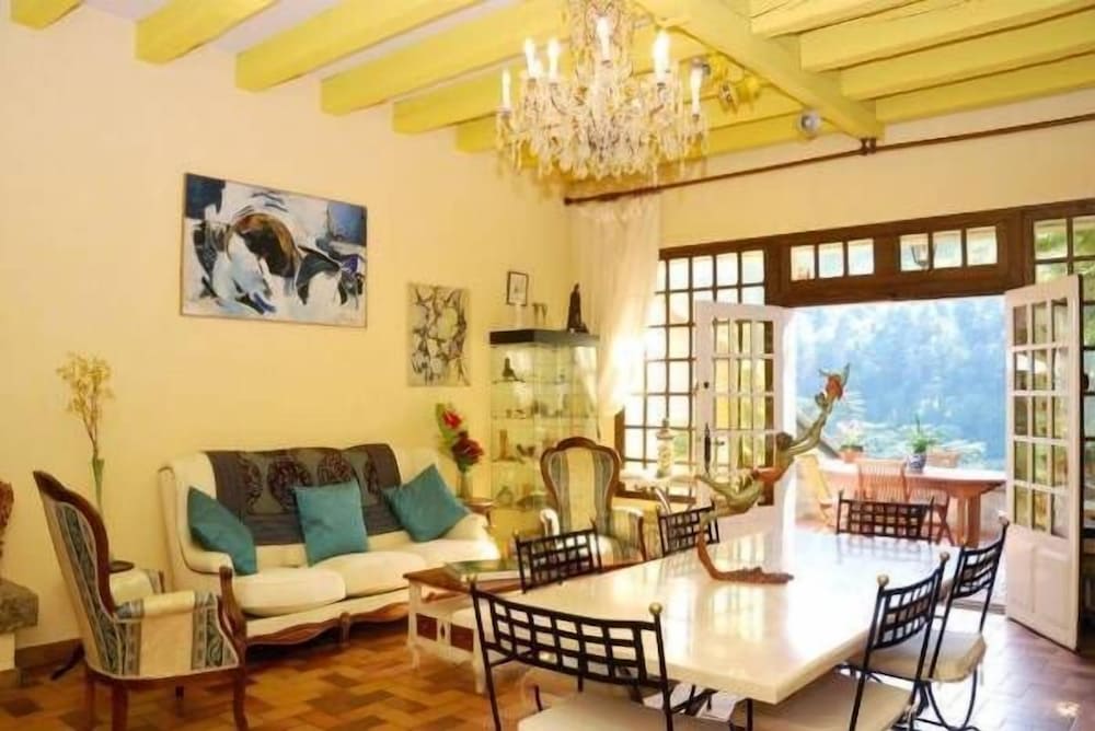 VILLA AIMEE LUXURY APARTMENTS WITH HEATED POOL view 2