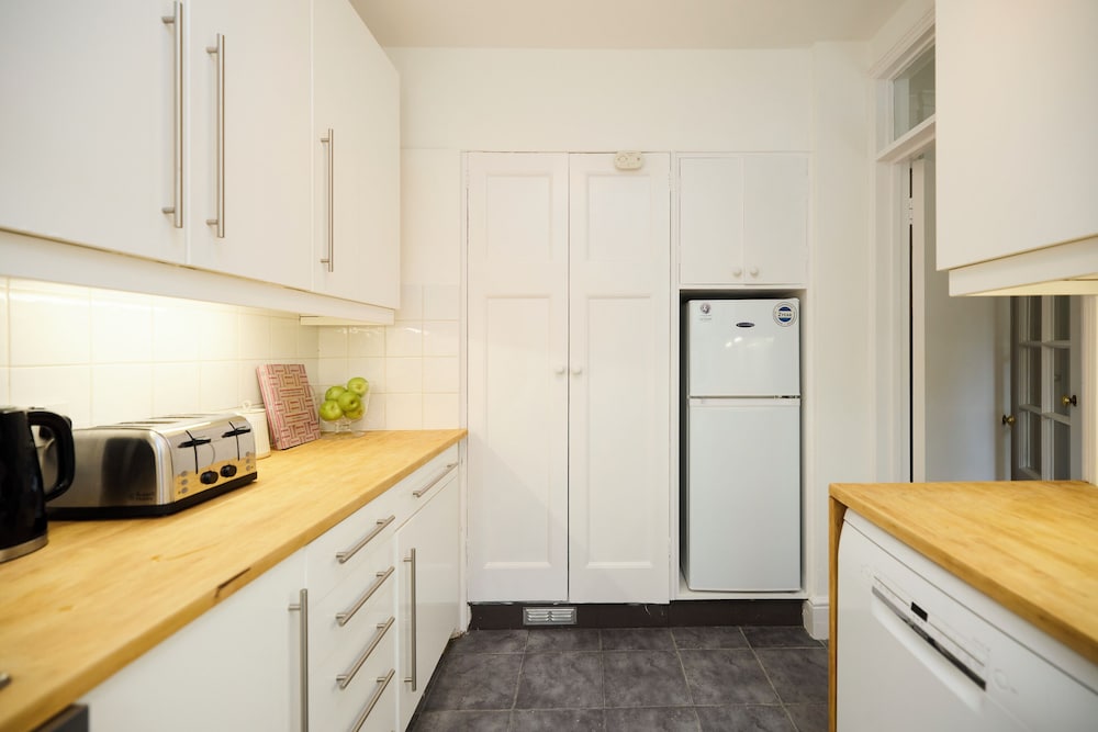 The Carlton Nook - 2BR Apartment