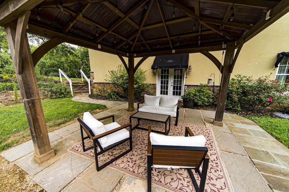 Stone Manor Boutique Inn - Property Image 53