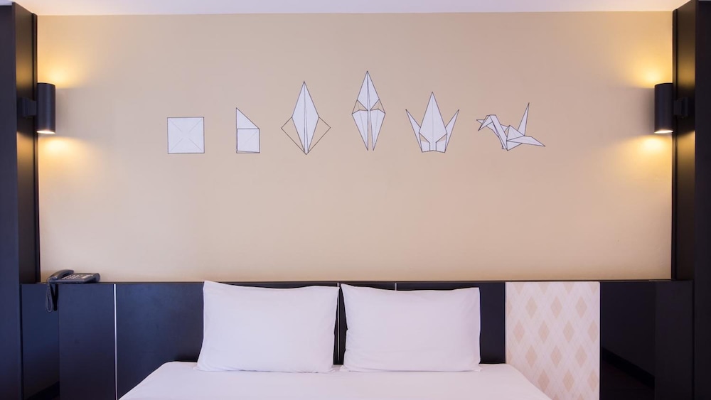 Pentahug Hotel