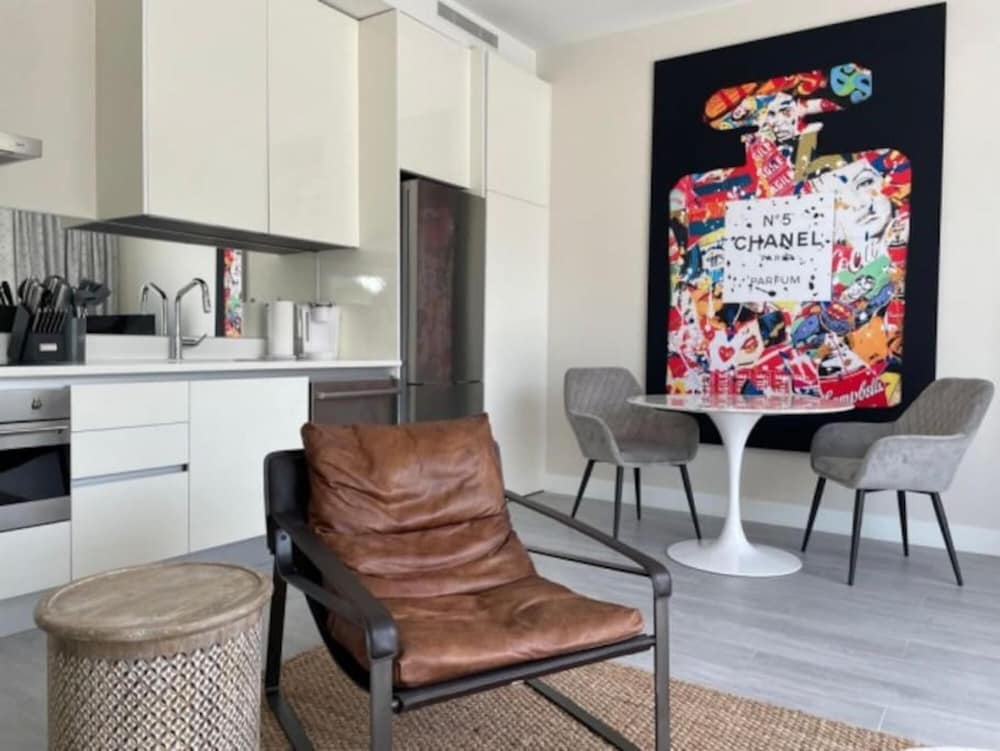The Grove 1BR Apt w Rooftop Pool Onsite Amenities view 4