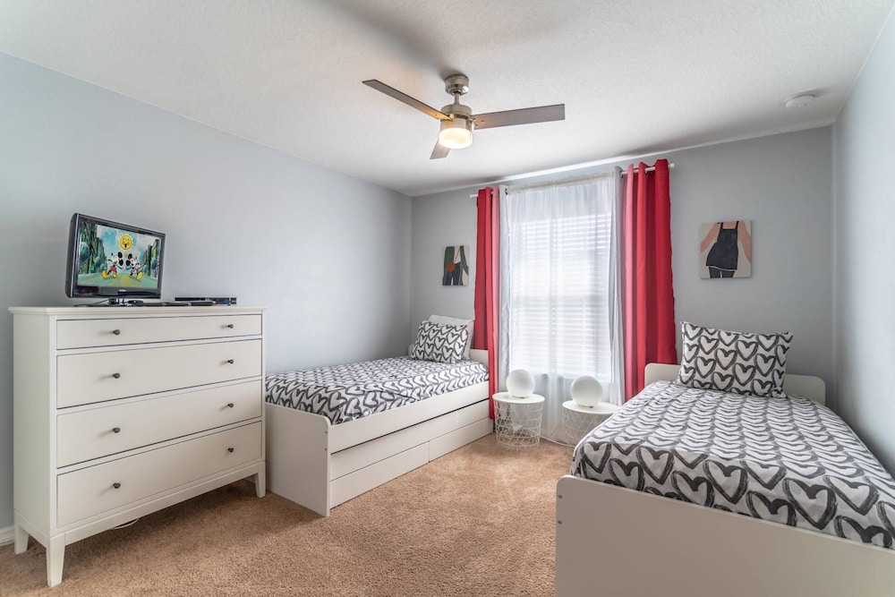 3083 Paradise Palms view 2