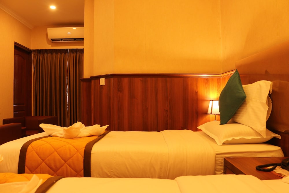 Hotel Noor Empire International