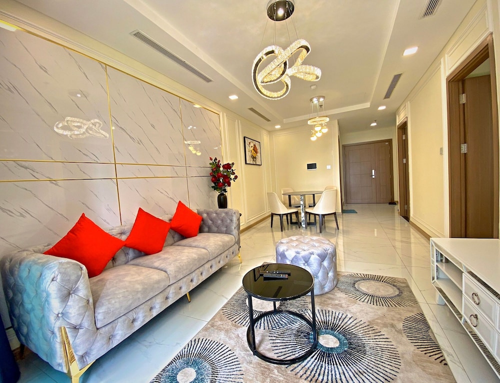 DongDong Skyview APT in Landmark81 Tower