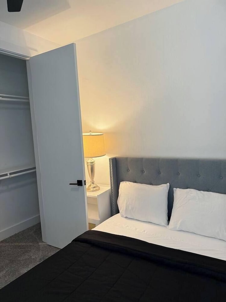 Mansfield Room 3