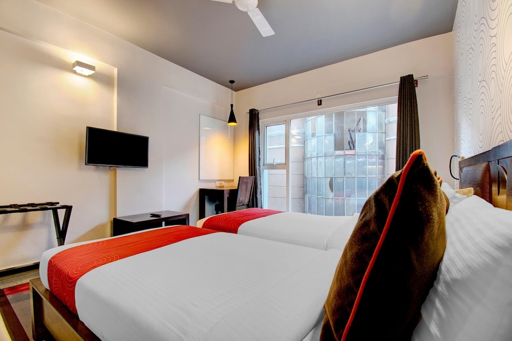 Elite Stays at Ulsoor Near Halasuru Metro Station