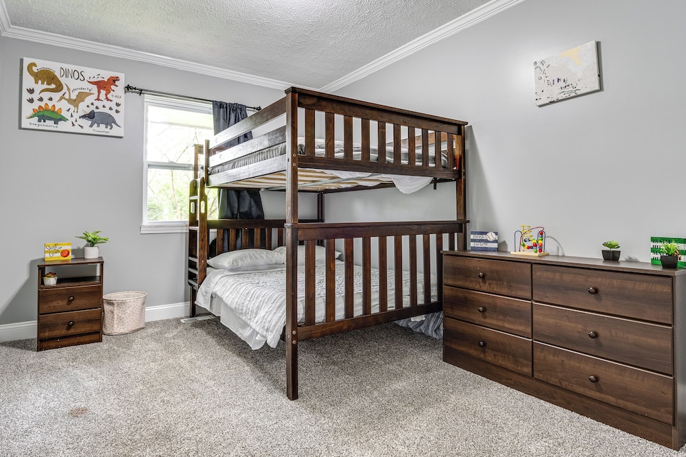 Indianapolis Vacation Rental ~ 8 Mi to Downtown! view 4