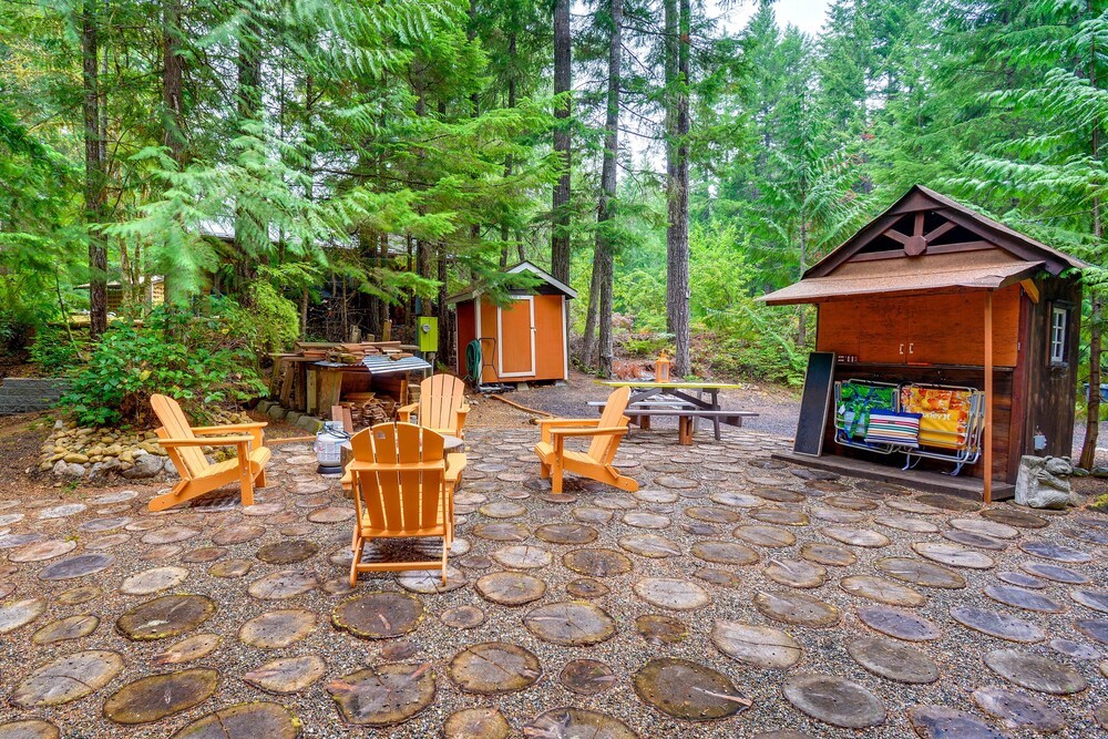 Adorable A-frame Cabin, Steps to Lake Cushman! view 4