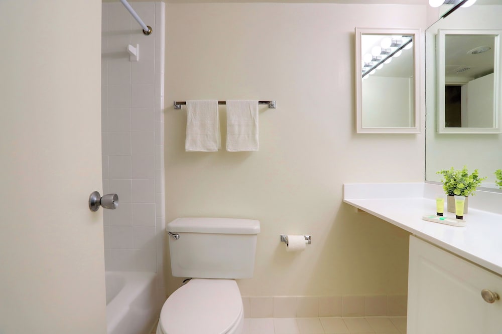 DC Airport Metroline Apartments