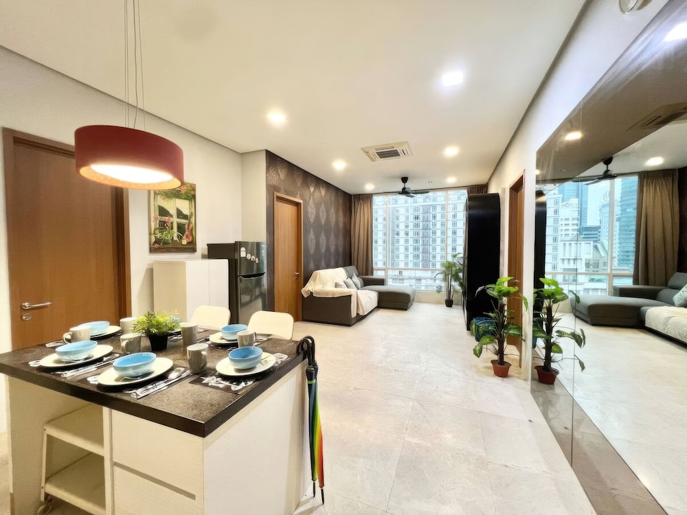 SOHO Suites KLCC by Emily in Town