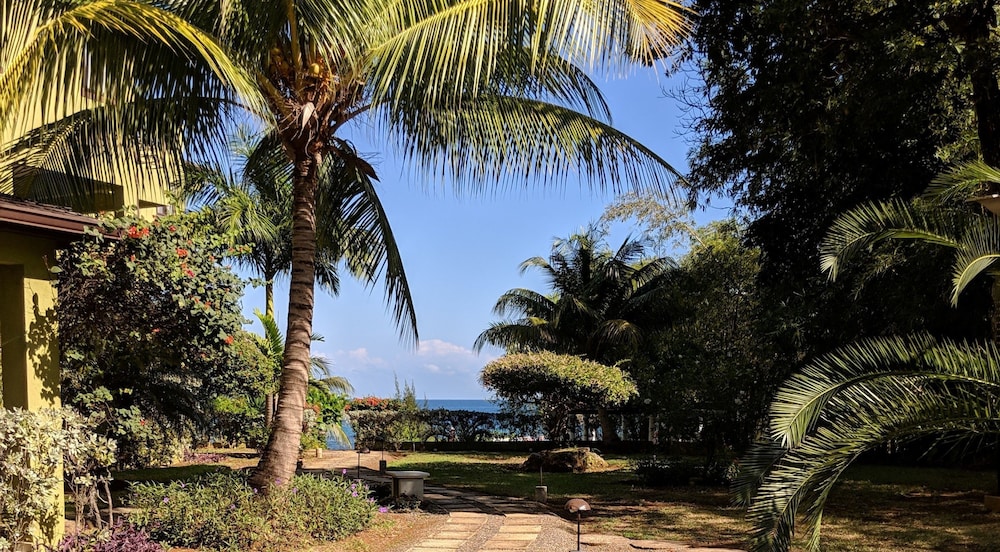 Hotel Gems at CrystalCove - Image 1