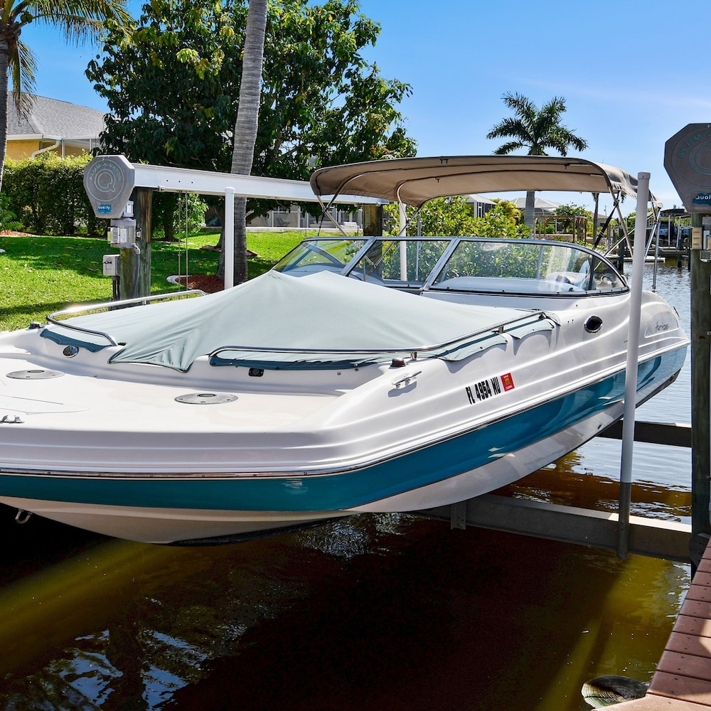 Camille 3 2 South Pool With Boat Must see view 5