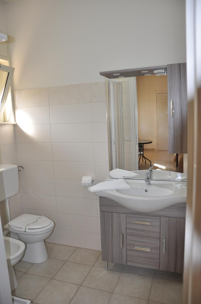 Villa Rahal en Racalmuto — bathroom