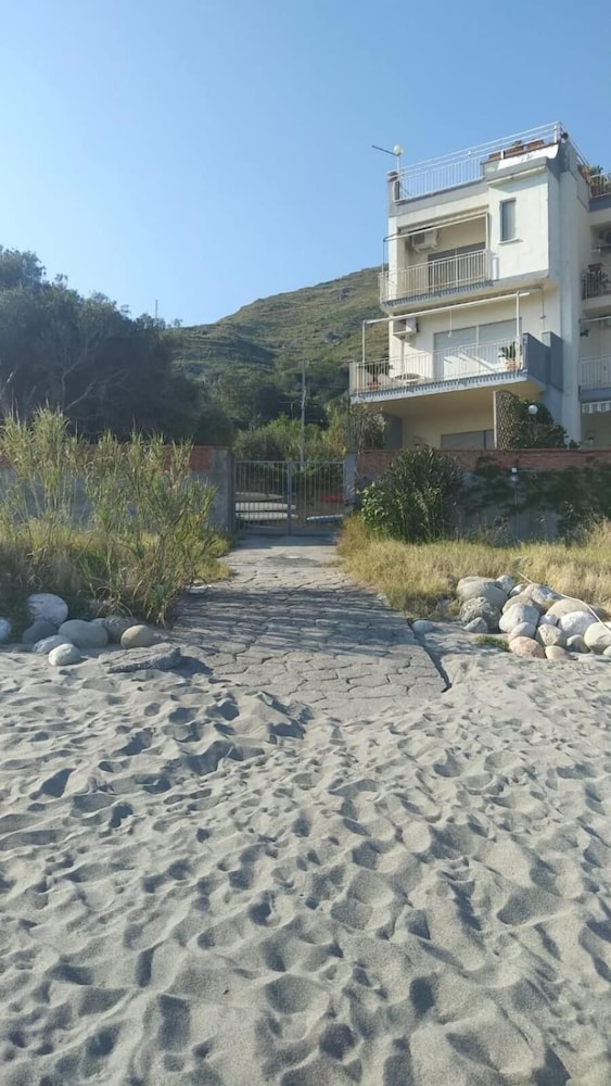 Movida Sea Forza D'Agrò - Taormina