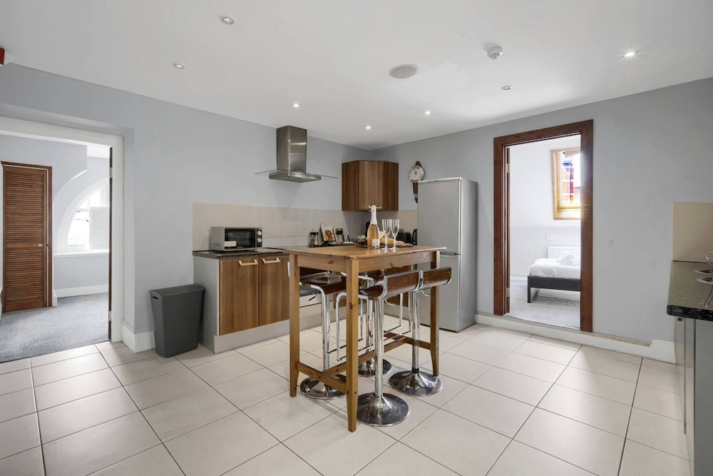 Luxury Penthouse Suite - Swansea Central - Beach