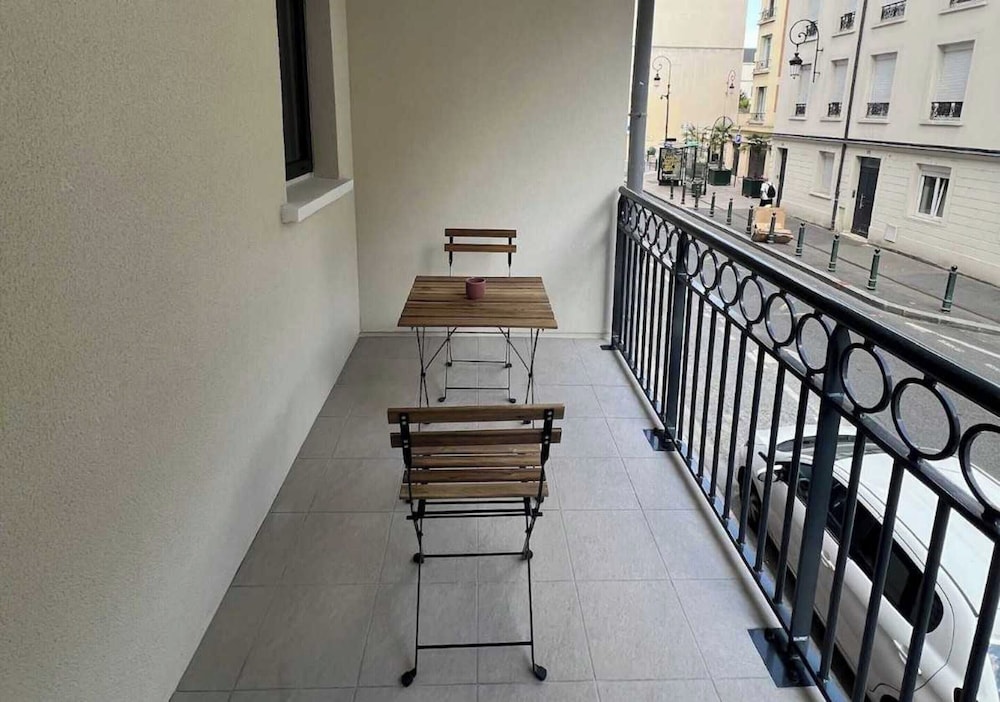 Elegant Appt - 2bdr/6p - Near Paris & La Defense