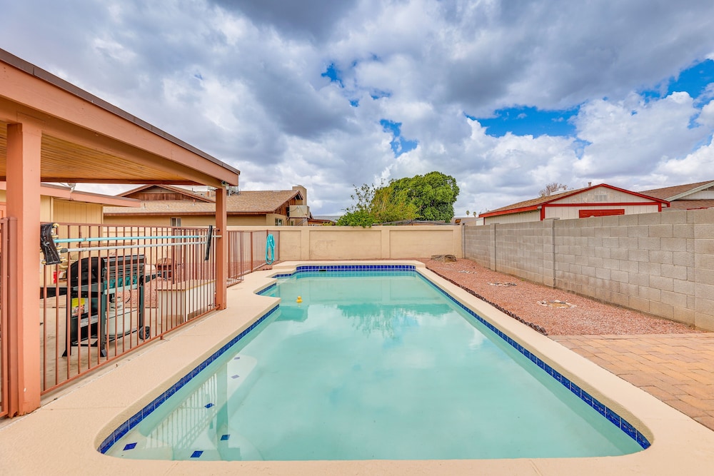 Charming Home w/ Pool - Near Mesa Arts Center! - Property Image 4