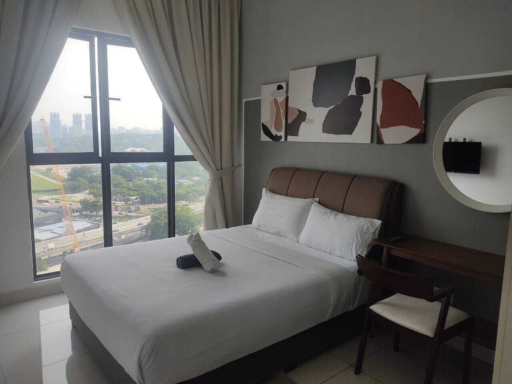 Trion Hotel Suites By Havenza
