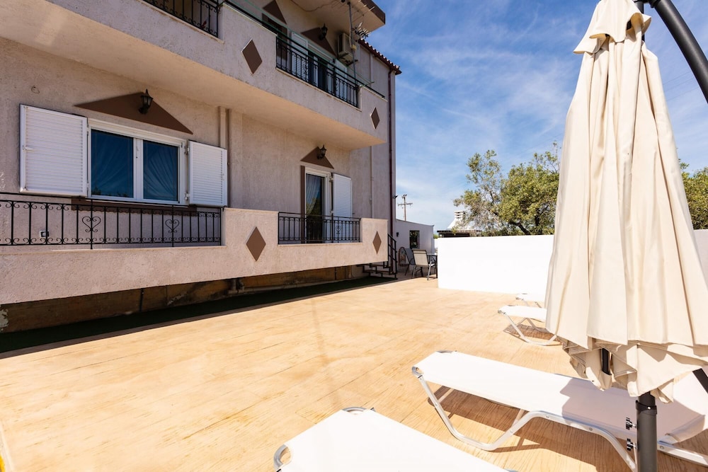 Villa Kounoupas With Pool Views Near the Beach view 4
