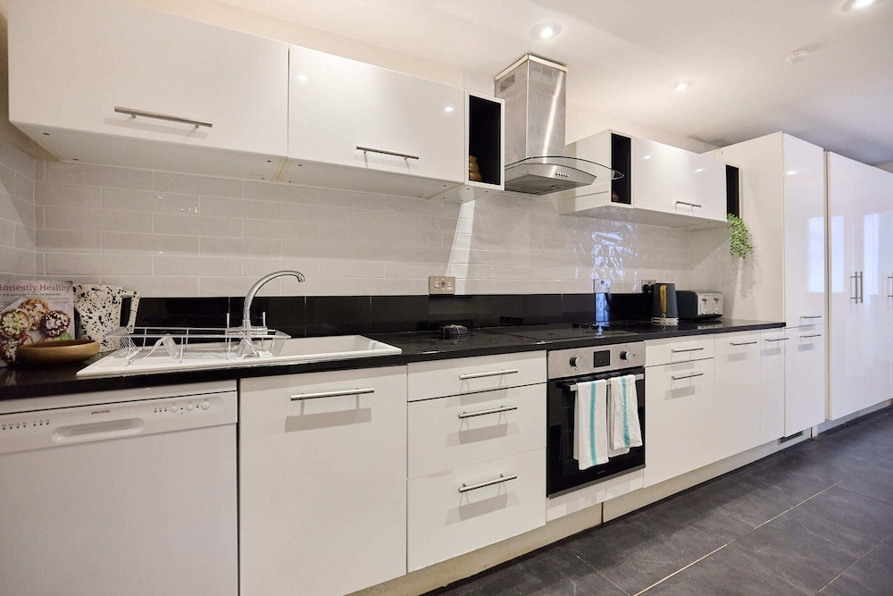 Kensington Garden Flat with Office